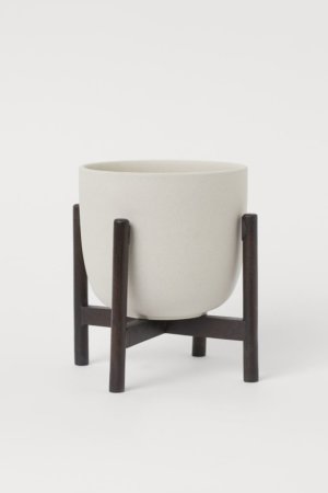 PLANT POT ON PEDESTAL